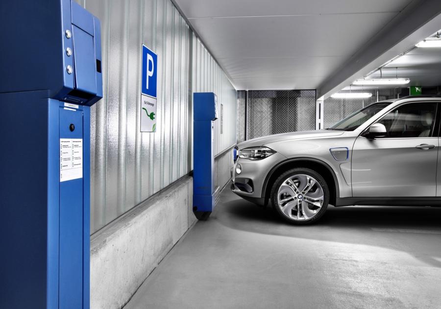 Детали экстерьера BMW X5 eDrive Concept (F15) 2013 года  (фото 19 из 24)